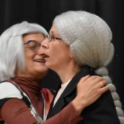 Lucette et denise choquee 